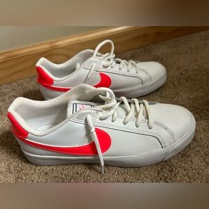 Nike White Low-Top Sneakers with Pink Accent